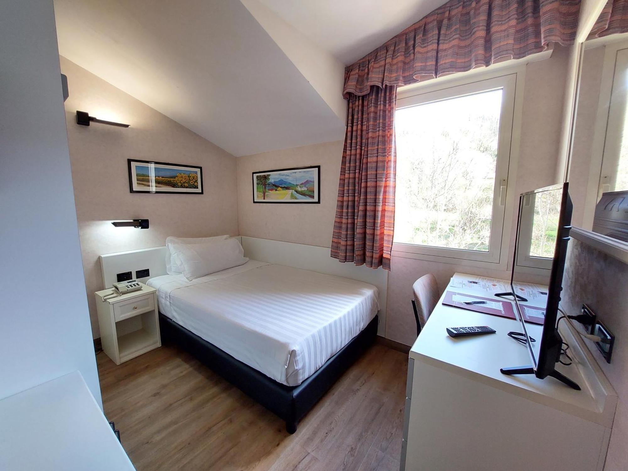 Hotel Falco D'Oro Tole Dış mekan fotoğraf