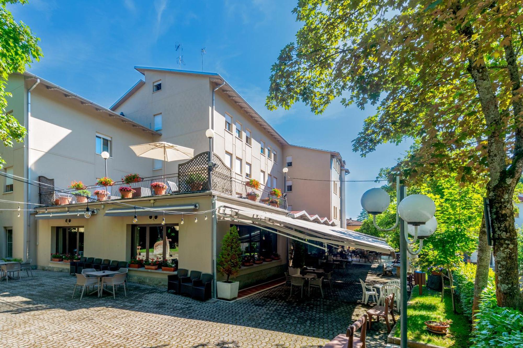 Hotel Falco D'Oro Tole Dış mekan fotoğraf